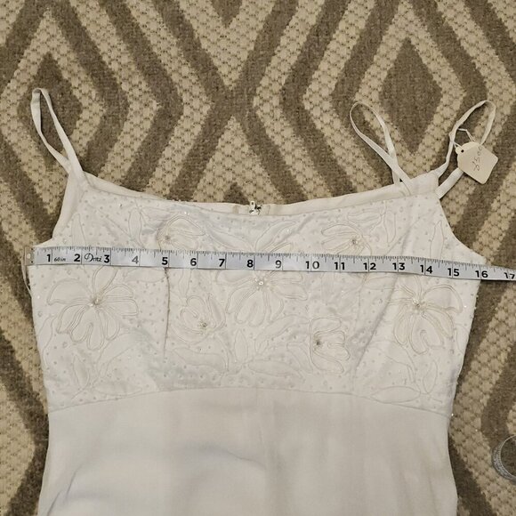 Venus White Wedding Dress 8 - Picture 7 of 7